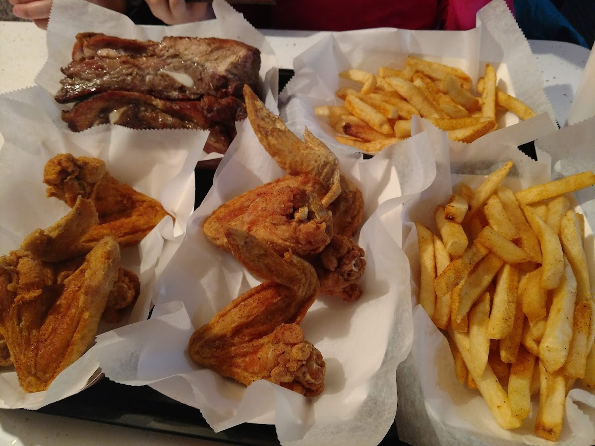 Annie Lee's Southern Kitchen - Photo 6