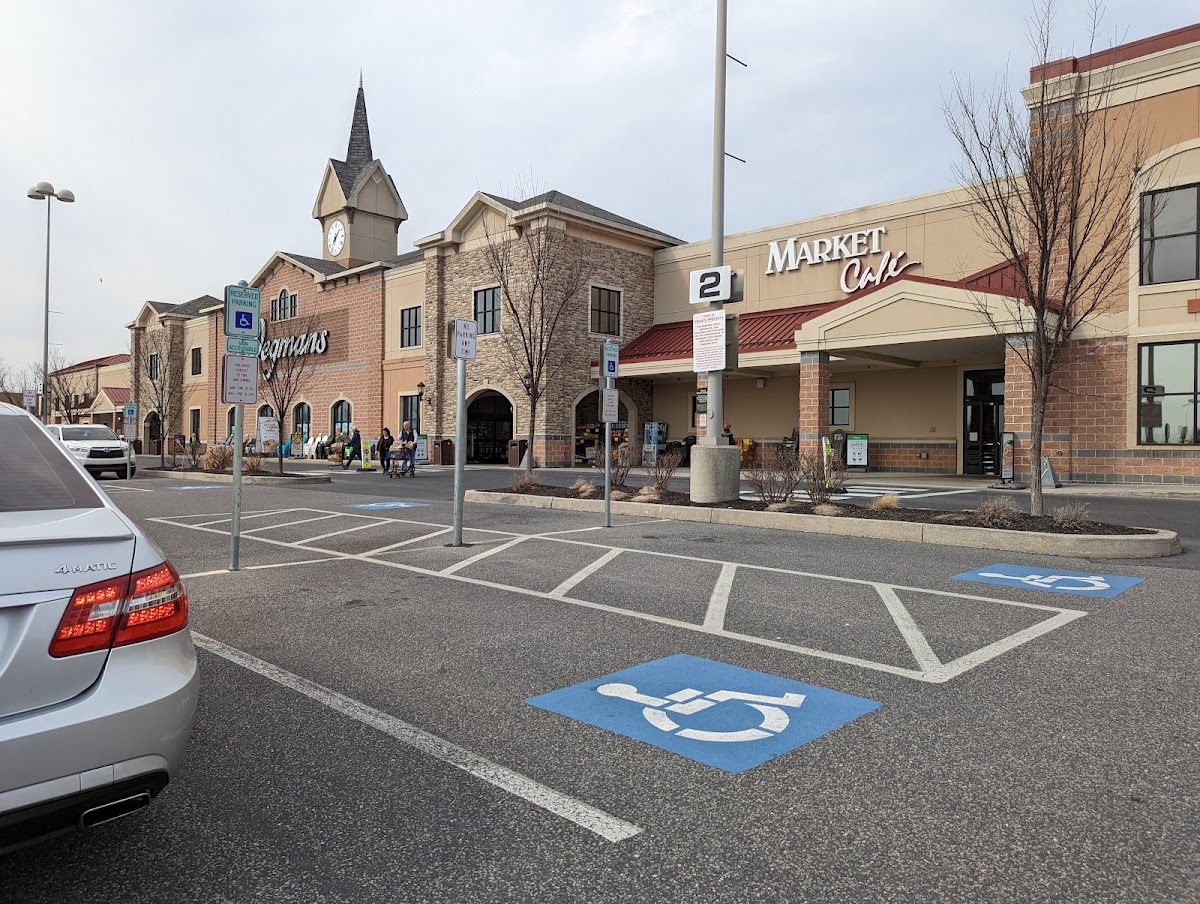 Wegmans Market Café - Photo 3