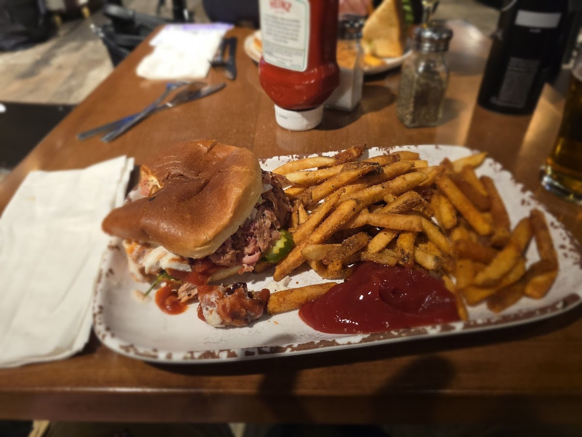 Whisky River - Photo 4