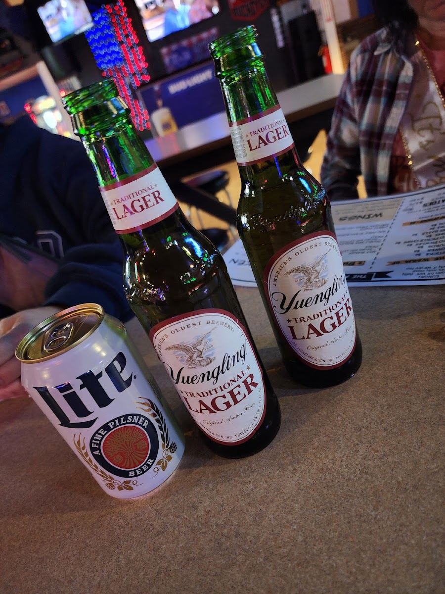 The Max Bar & Grill - Photo 5