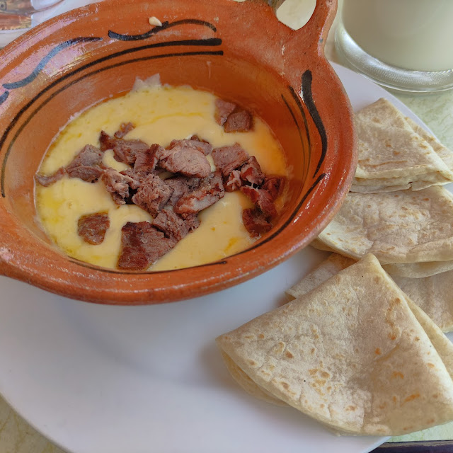 Queso Fundido Con Arrachera
