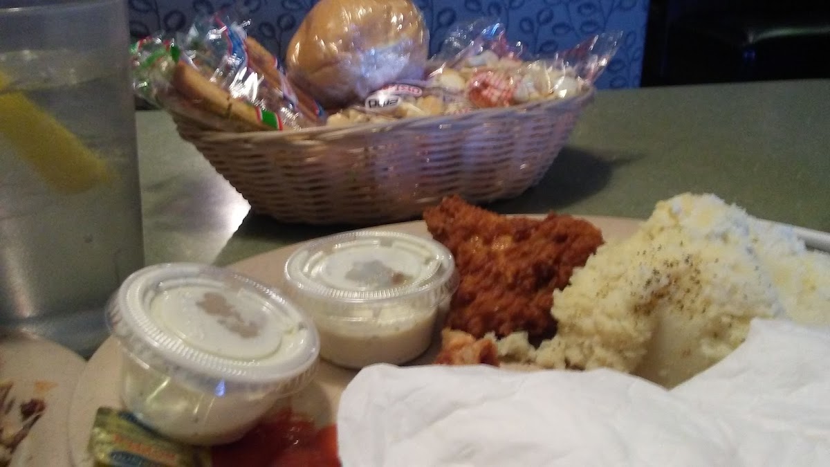 Travis Restaurant - Photo 4