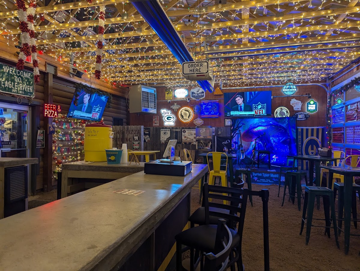 Andy's Pontoon Saloon - Photo 2