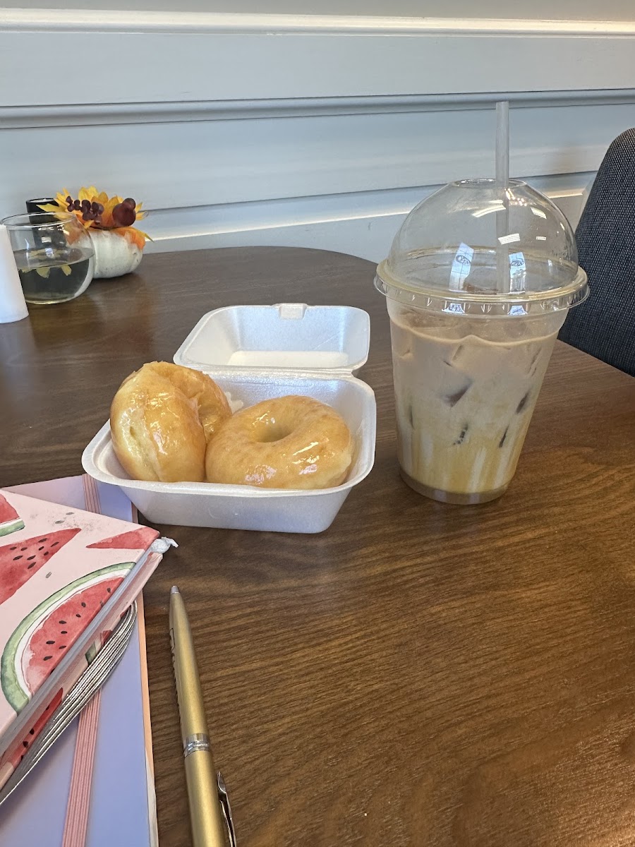 Donuts Coffee & Burgers - Photo 6