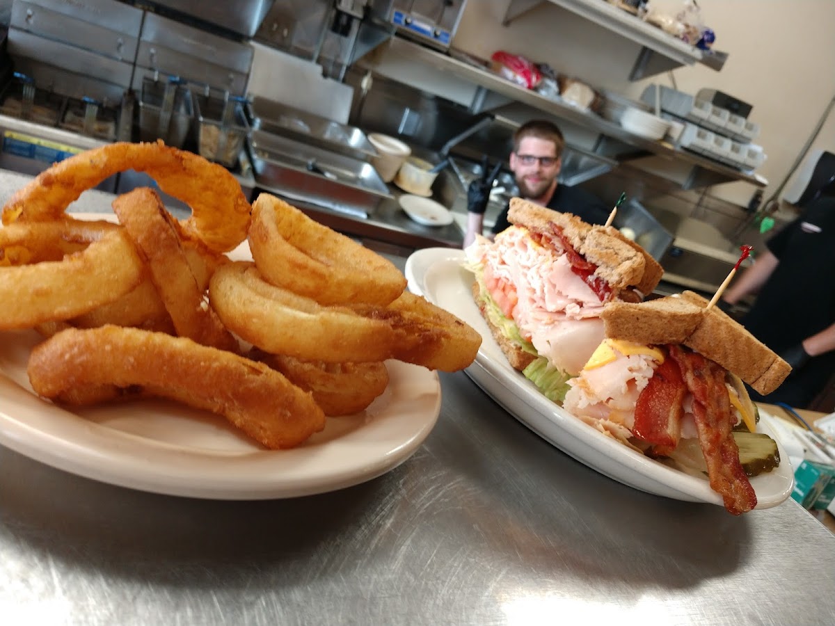 Mama Vicki's Coney Island - Photo 7