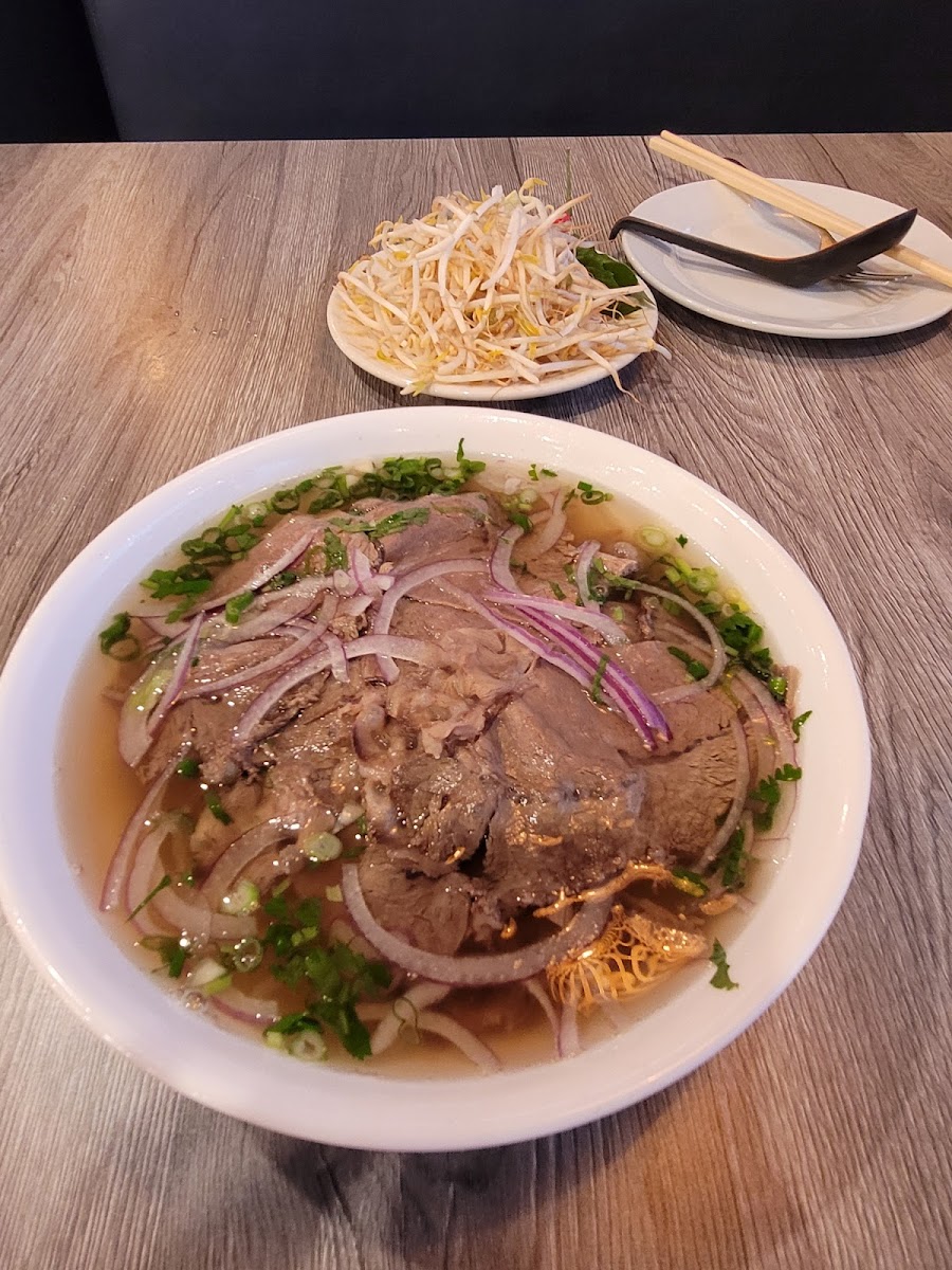 Watt Bistro Pho ( Regent ) - Photo 9