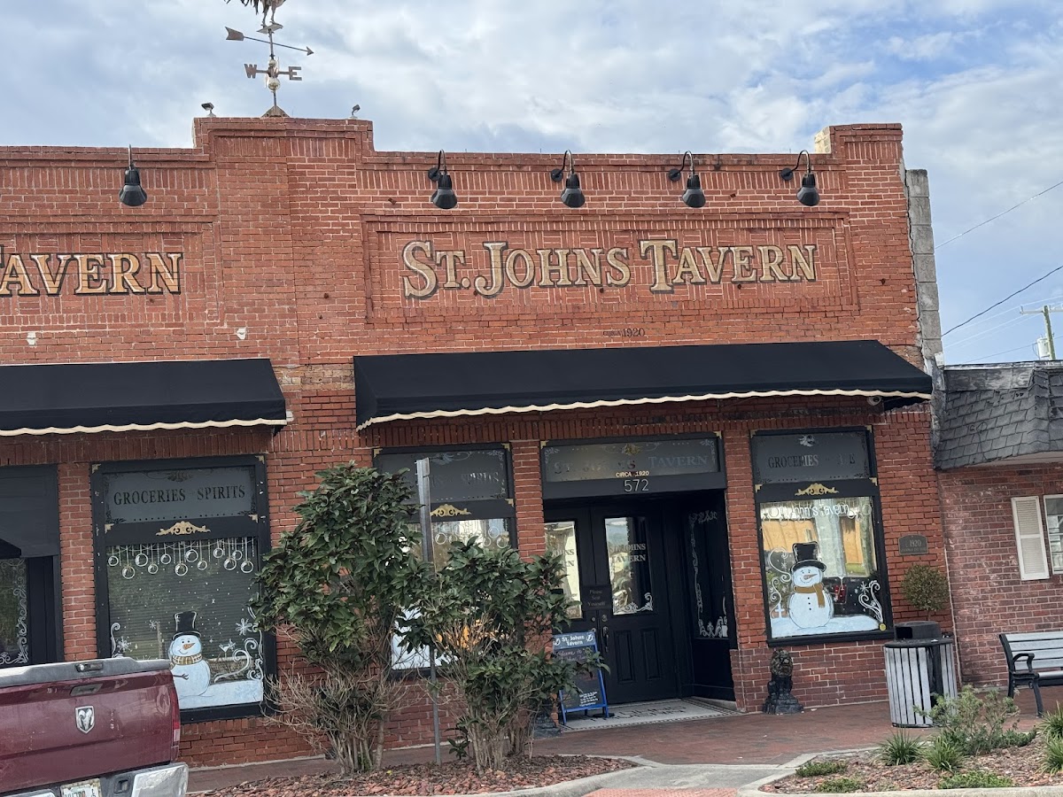 St. Johns Tavern - Photo 2