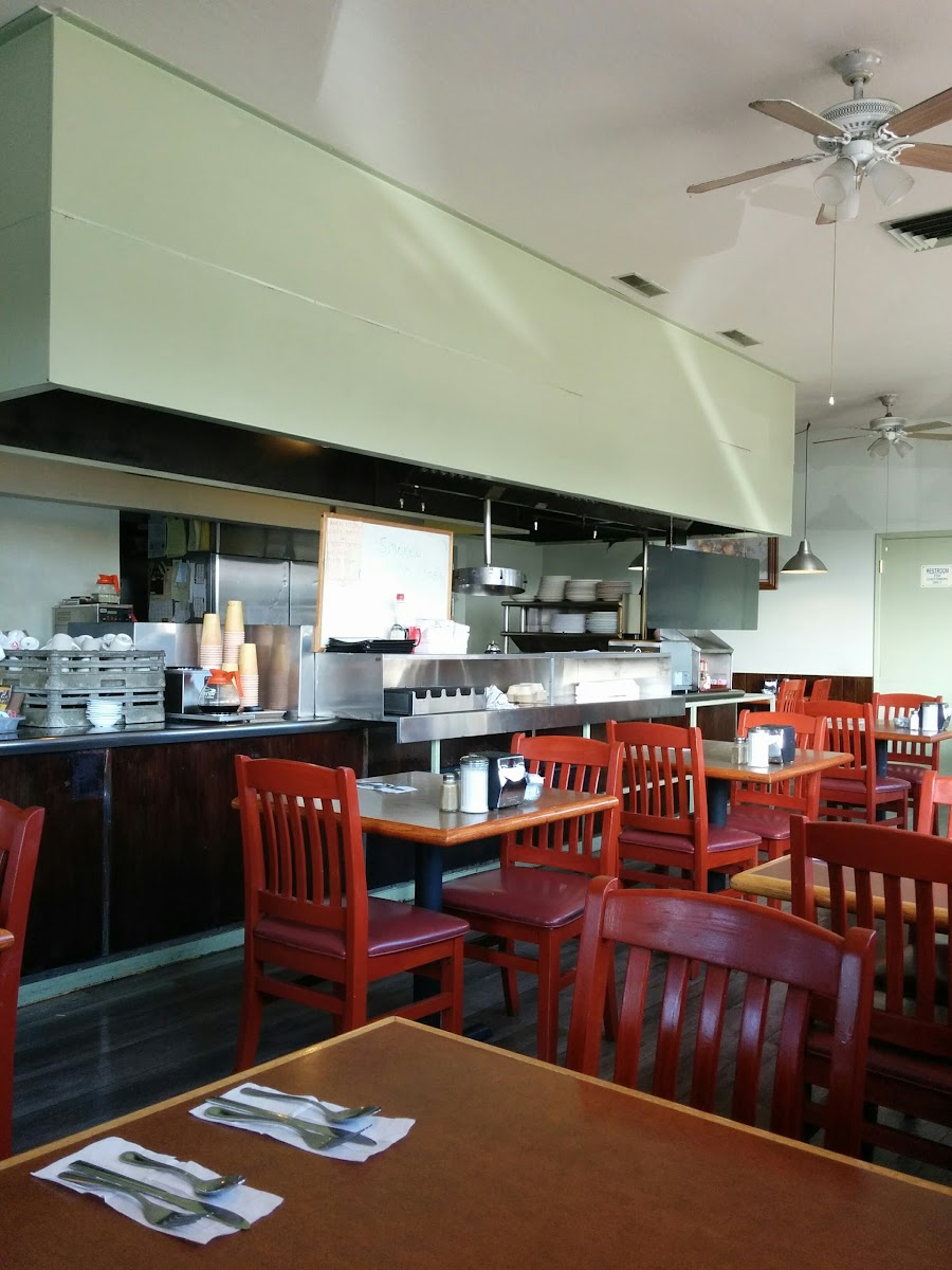 Hill's Coffee Shop - Photo 4