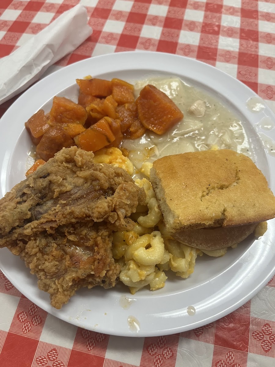 Lynn & Bob's - Photo 4