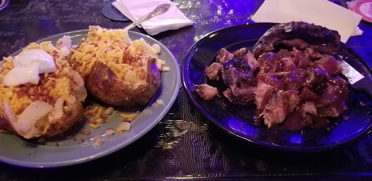 Saddleback saloon - Photo 9
