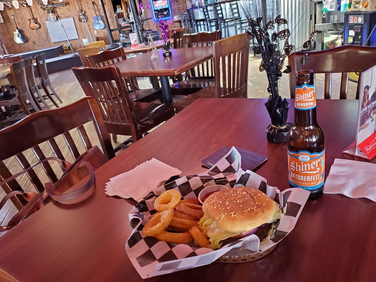 Saddleback saloon - Photo 4