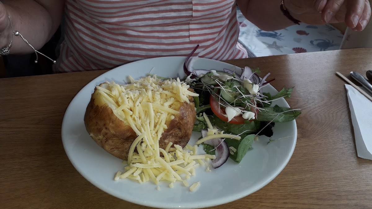 Cliff Top Cafe & Beach Shop - Photo 7