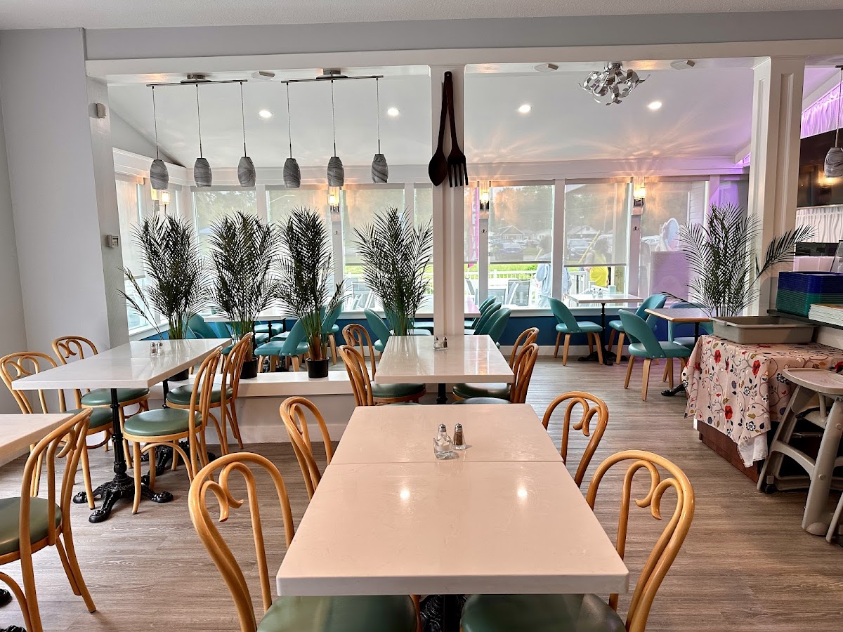 Beach House Restaurant - Photo 2