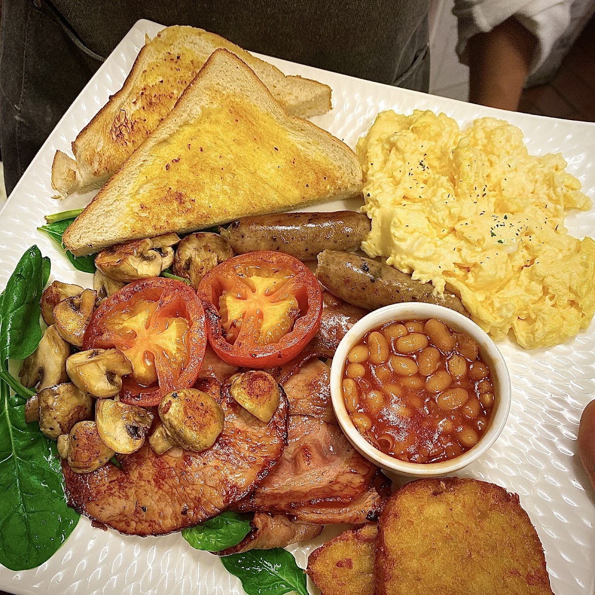 Yolo Cafe - Photo 4