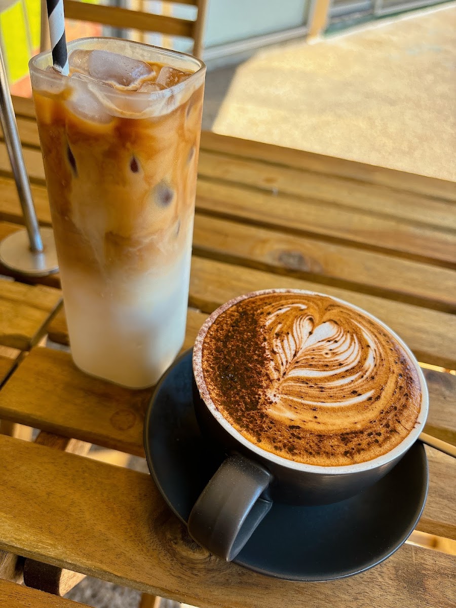 Yolo Cafe - Photo 5