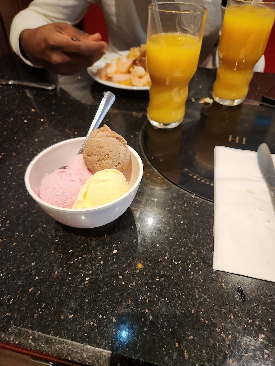 Azuma Buffet & Restaurant - Photo 5
