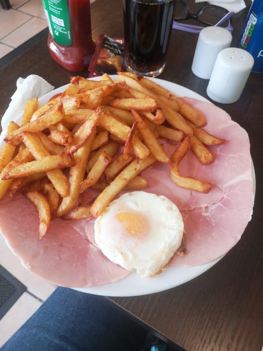 The Priory Cafe - Photo 5