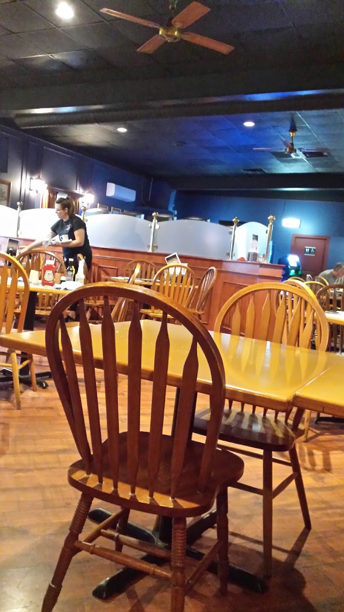 Bonnie Prince Beverage Room - Photo 5