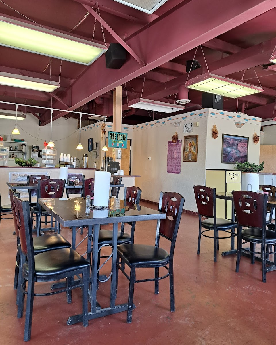 Diné Grill - Photo 2