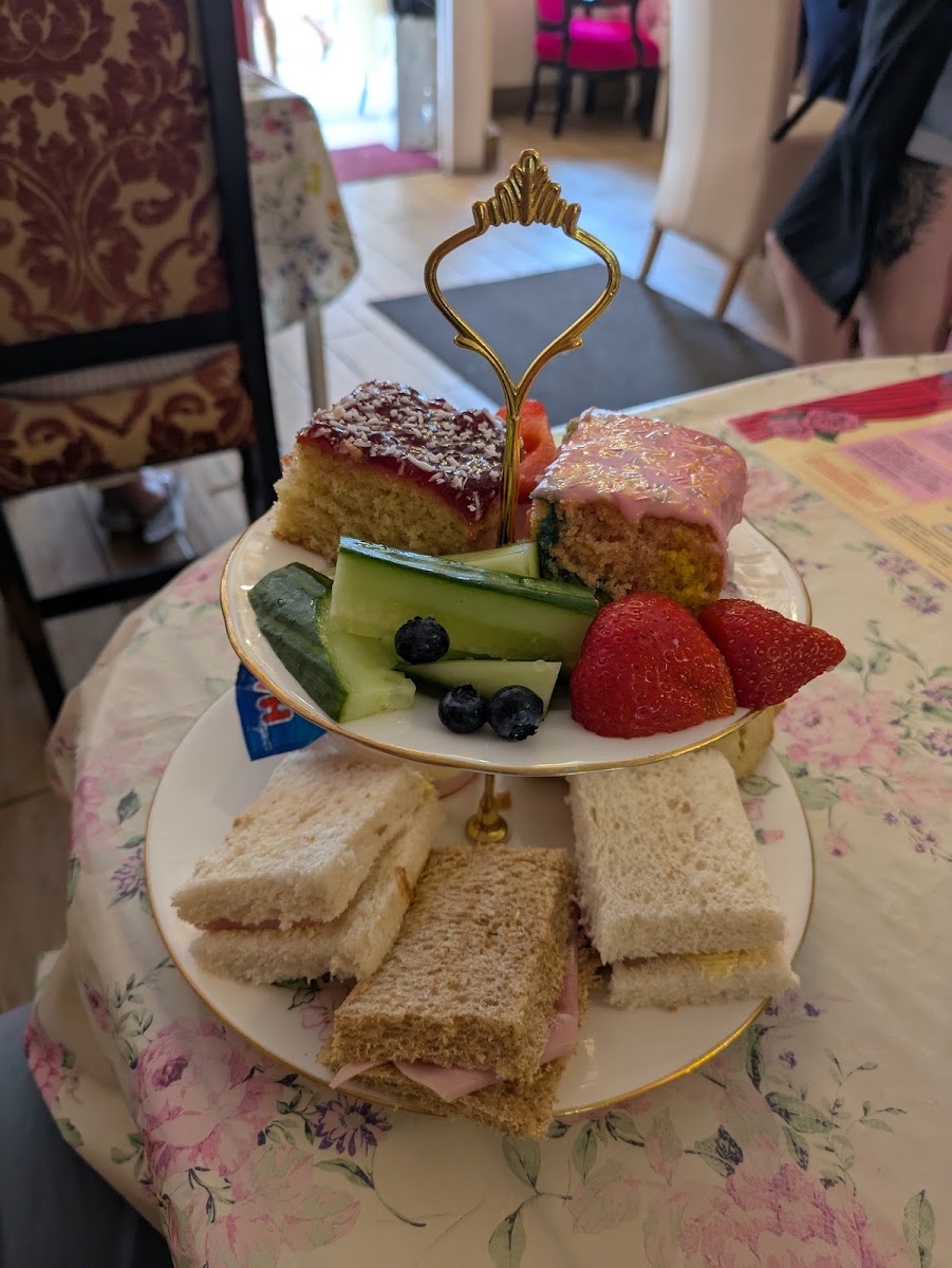 The Fabulous Tearoom - Photo 3