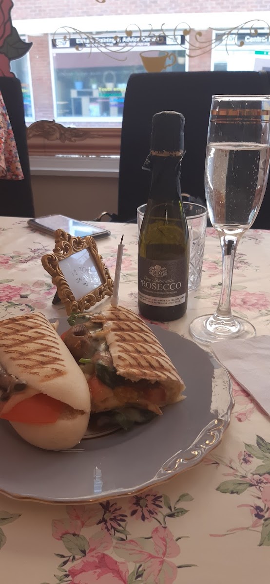 The Fabulous Tearoom - Photo 8