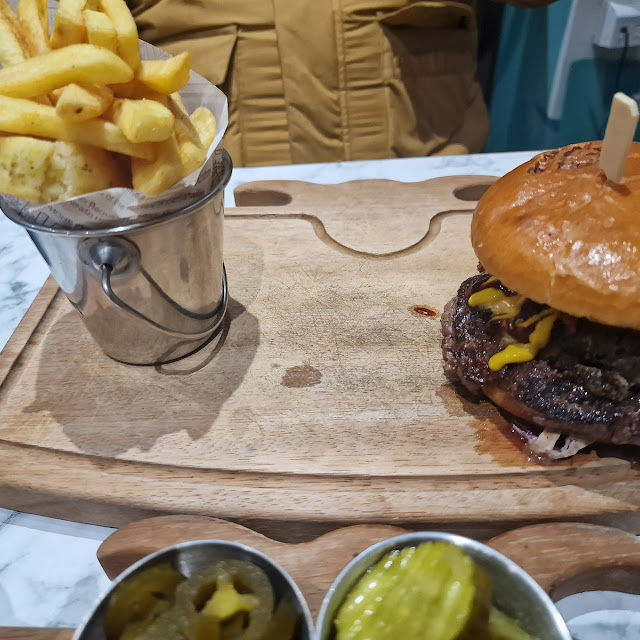 Loaded Burger with Chips and Garlic Spicy Wings