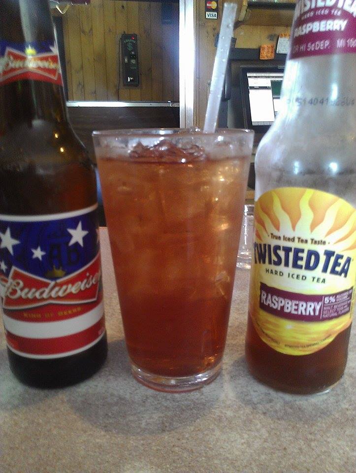 Little Joe's Bar & Grill - Photo 8