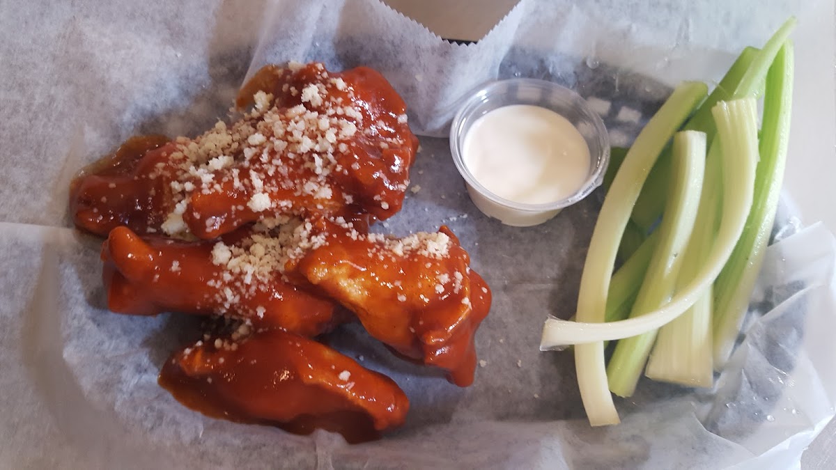 Walker's Bar & Grill - Photo 9