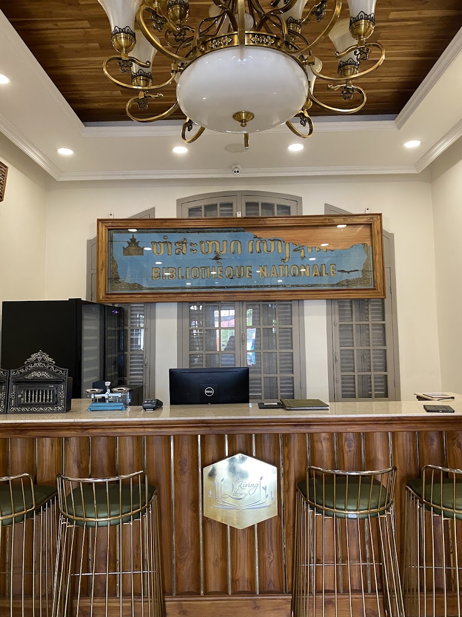 The Living Library Restaurant - Photo 3