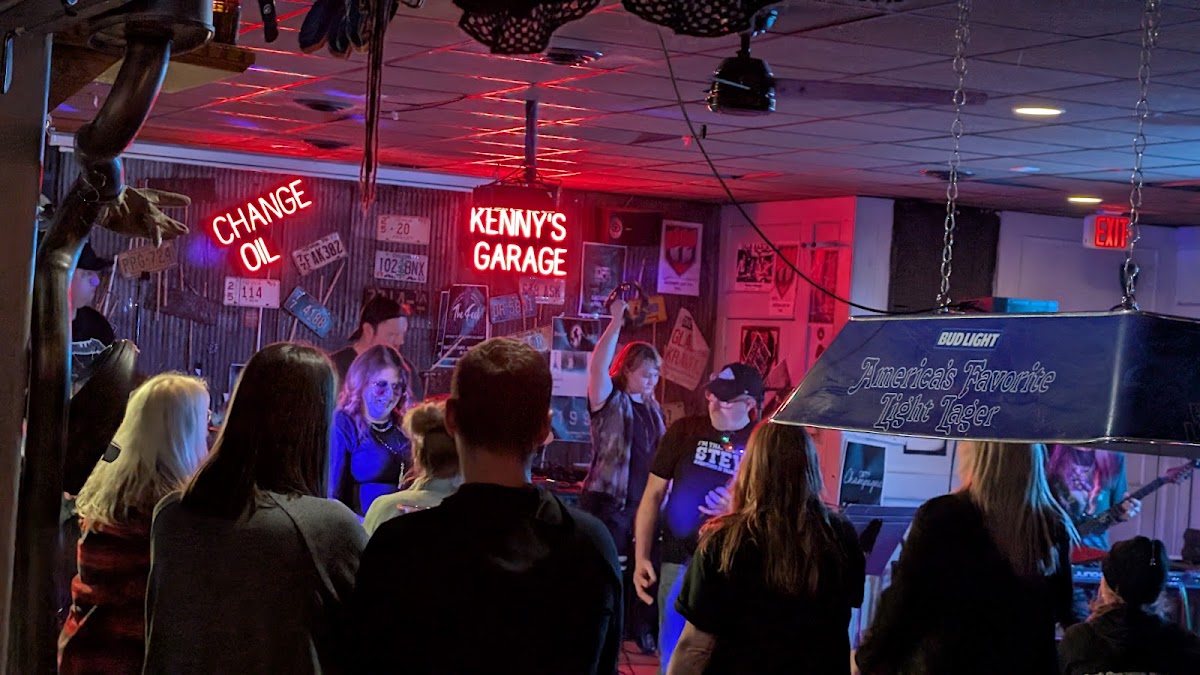 Kenny's Garage - Photo 2