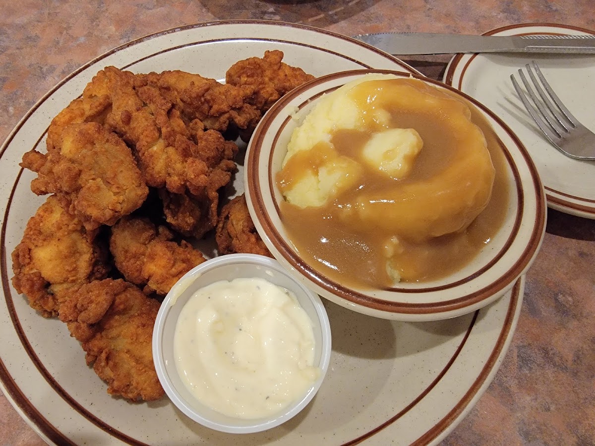 Lee's Restaurant - Photo 7
