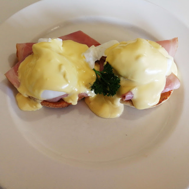 Eggs Benedict