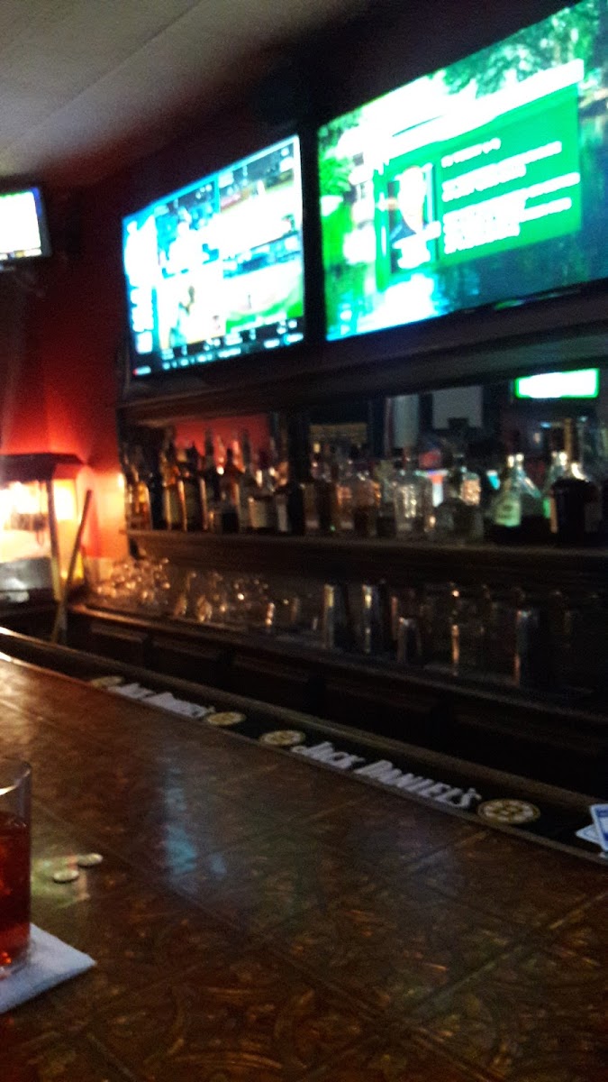 Ollie's Pub - Photo 3
