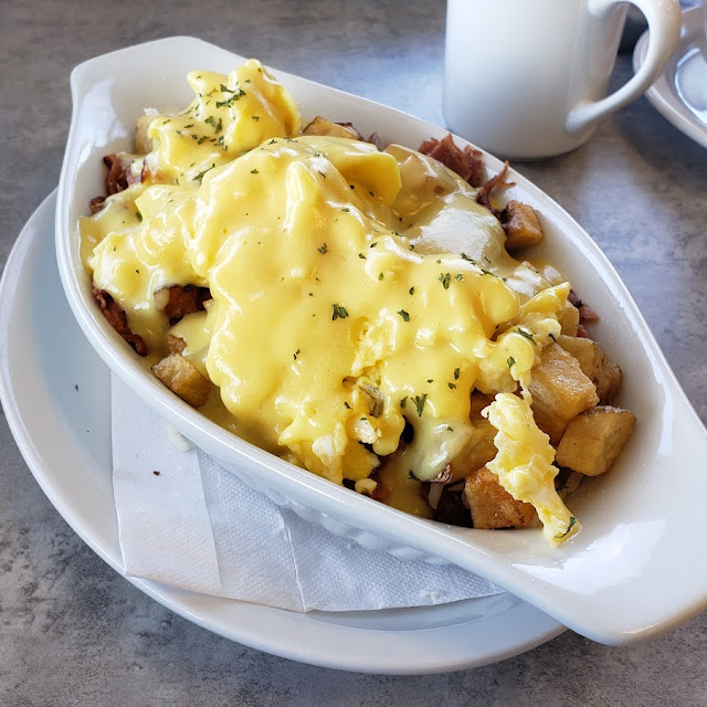 Breakfast Poutine