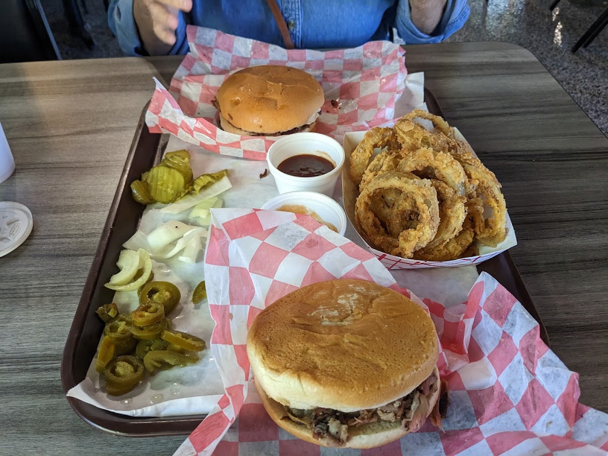 Massey's BBQ - Photo 9