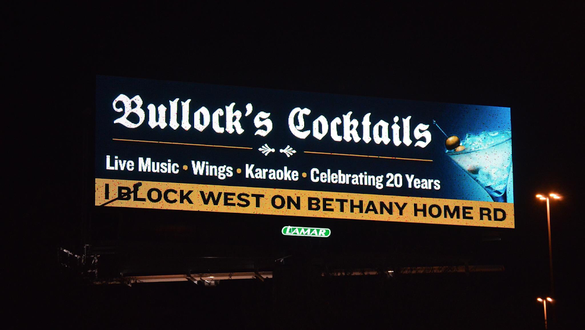 Bullock's Cocktail Lounge - Photo 3