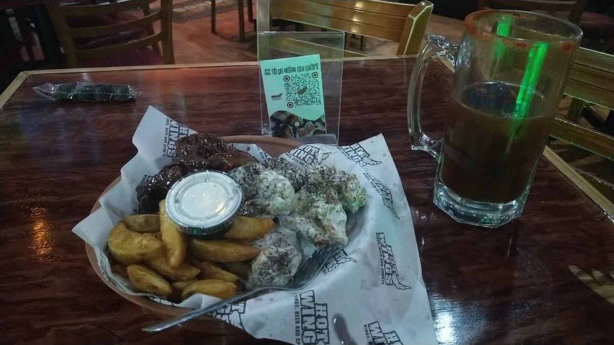 Hot Wings - Photo 4