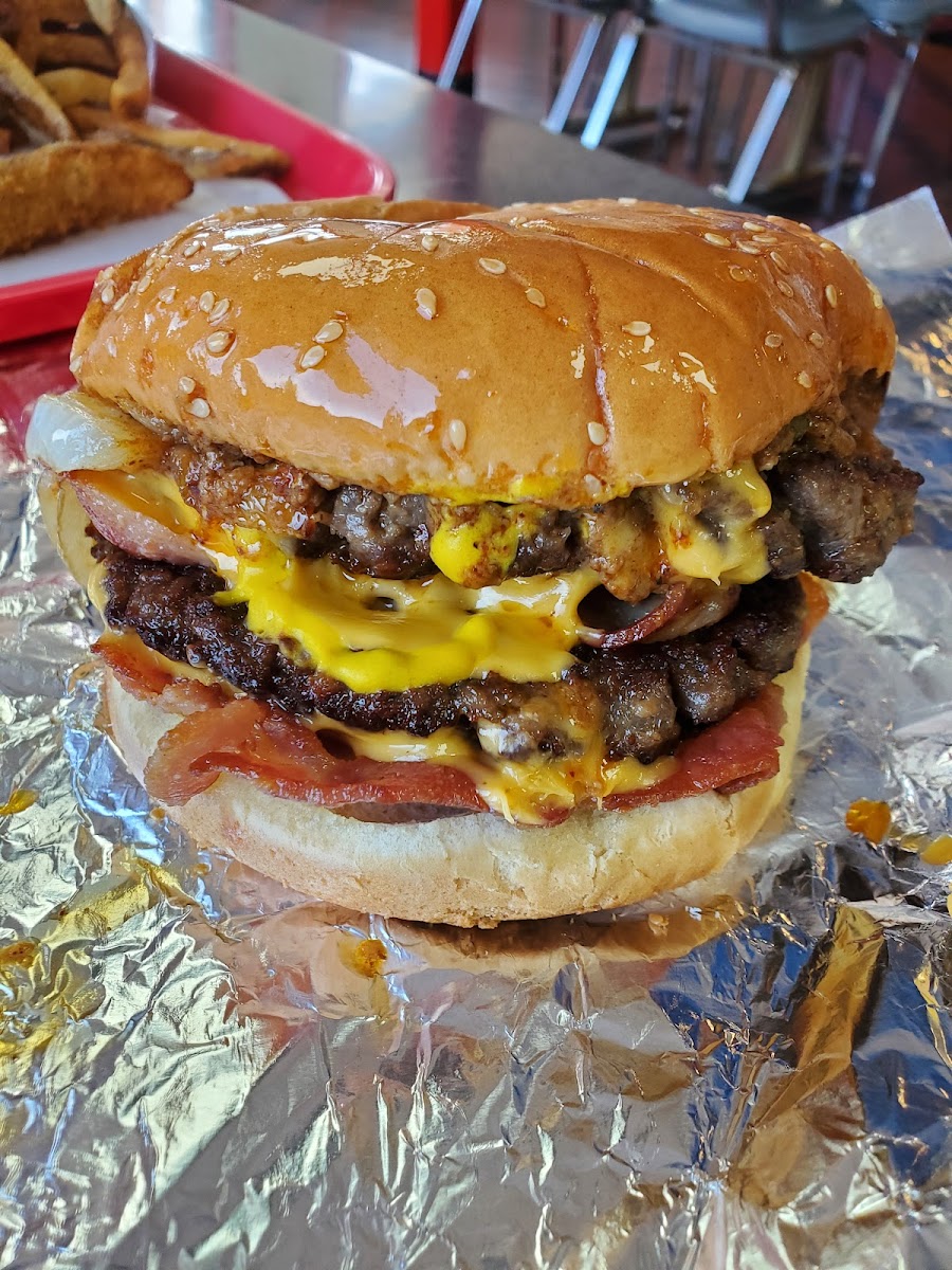 Zax Drive Inn - Photo 8