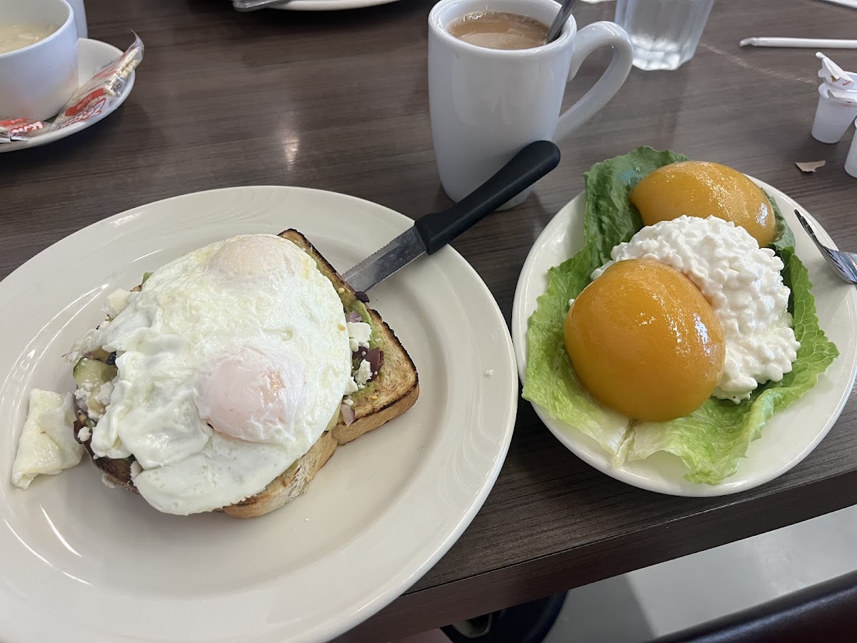 Lumes Brunch Cafe - Photo 3