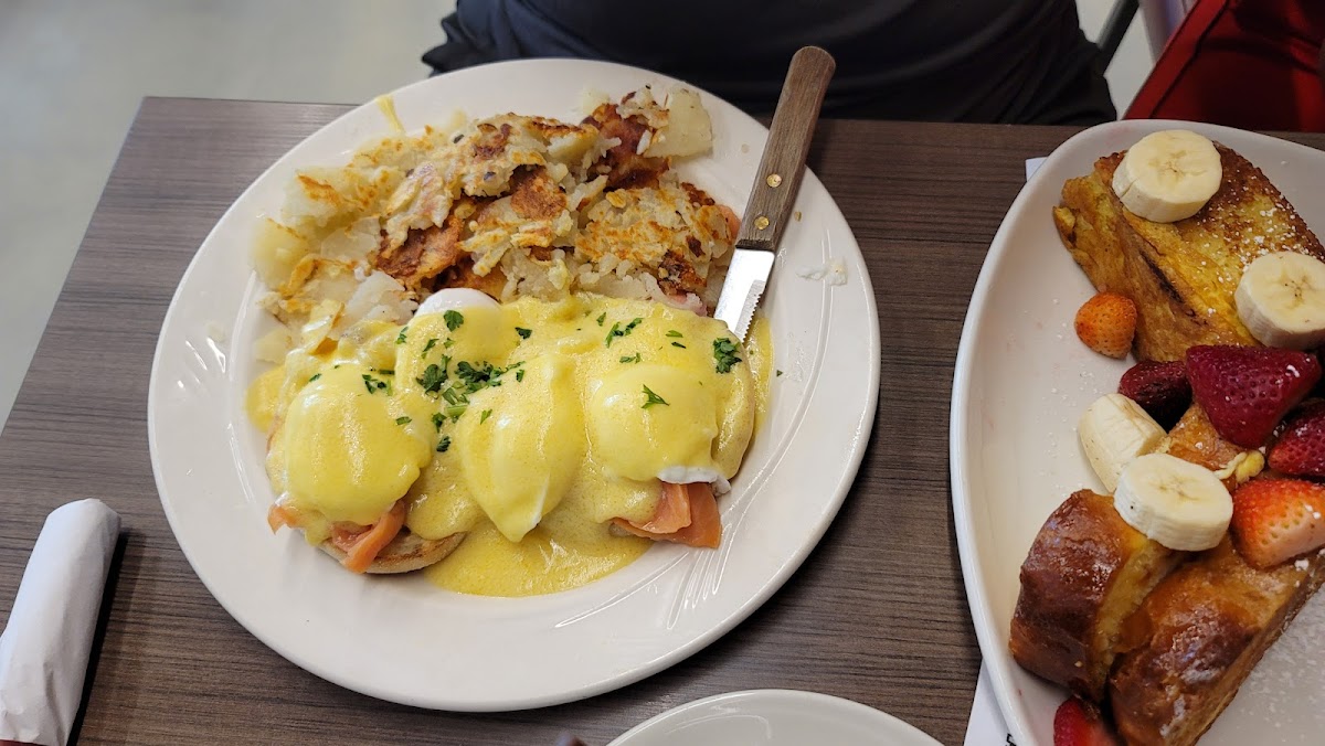 Lumes Brunch Cafe - Photo 6