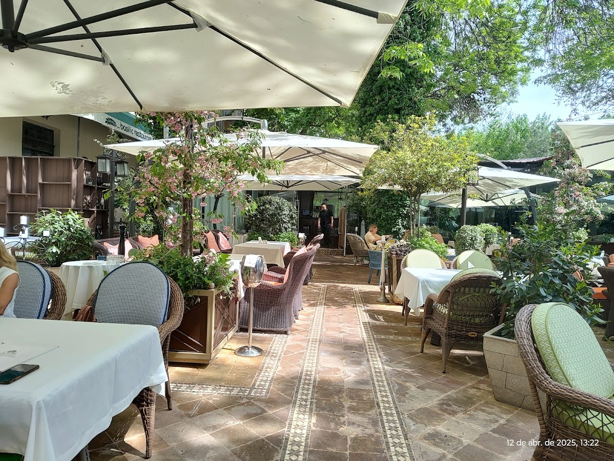 Basilic Restaurant