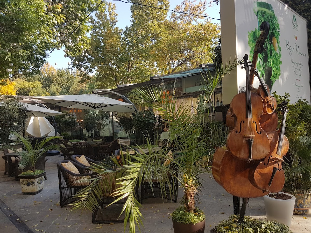 Basilic Restaurant - Photo 5