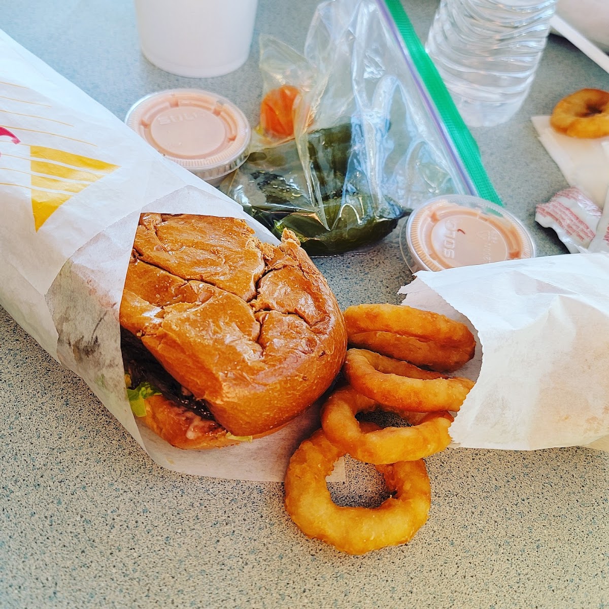 Kosmos Burgers - Photo 1