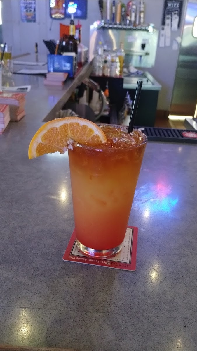 Lucky Johns Kitchen and Cocktails - Photo 2