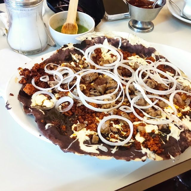 Tlayuda Especial