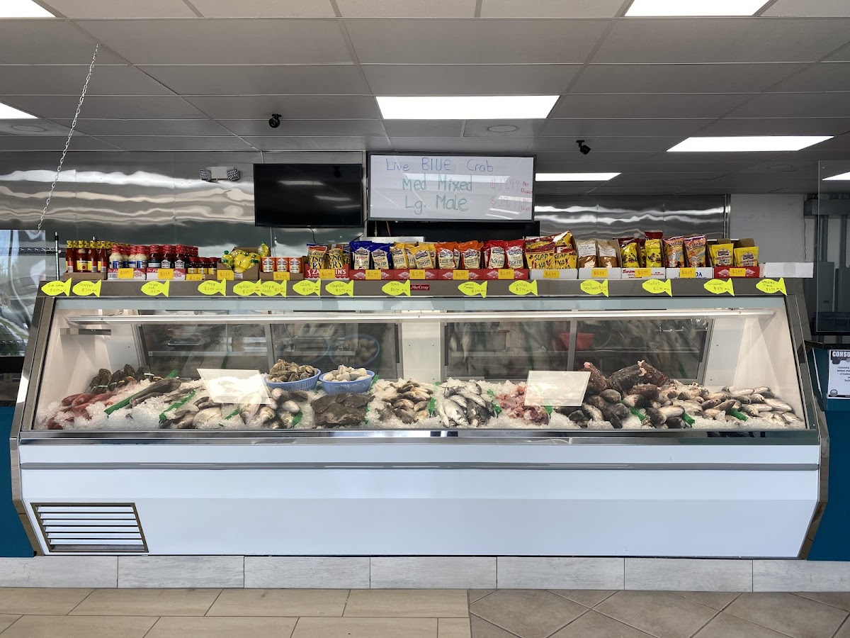 J&L seafood market - Photo 1