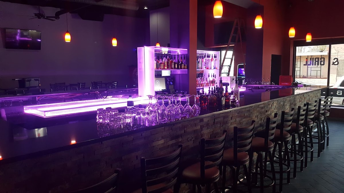B'z Sports Bar & Grill
