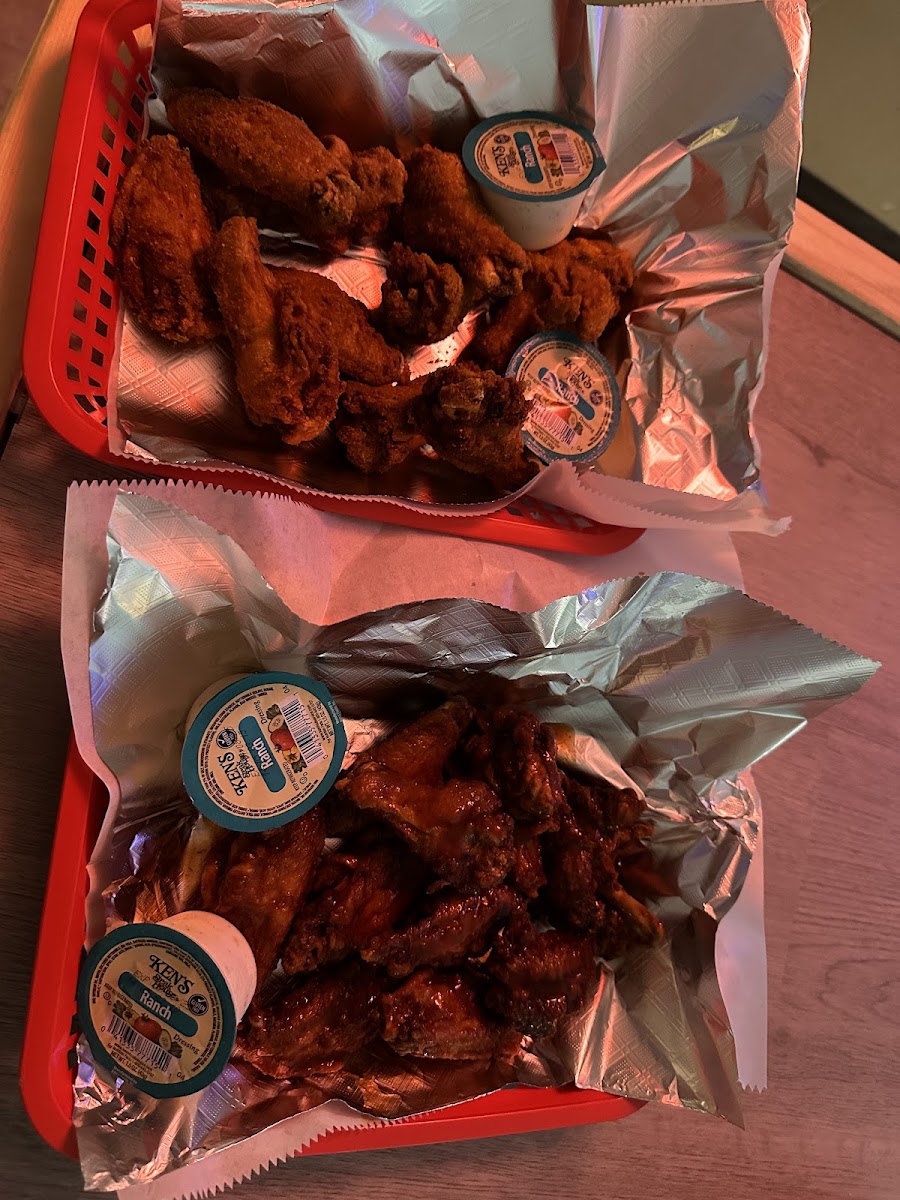 Lucky Break Grill & Billiards - Photo 4