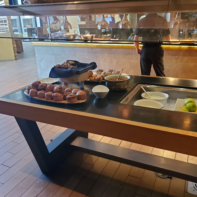 Breakfast Bar