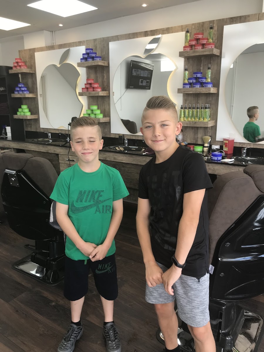Kennington Barbers - Photo 3